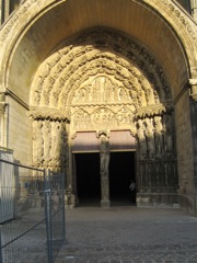 Laon porch